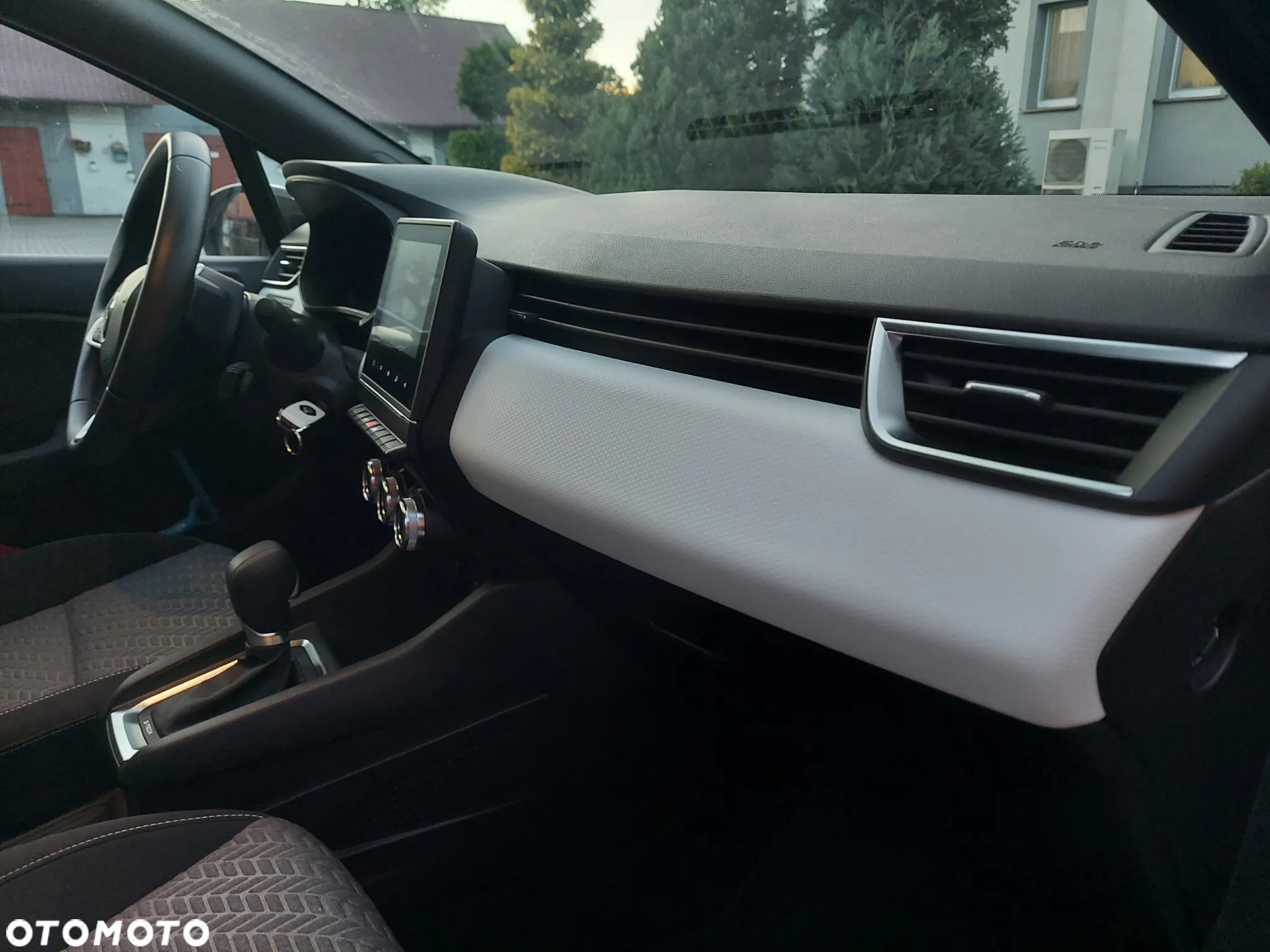 Renault Clio E-TECH Full Hybrid 145 EQUILIBRE - 23
