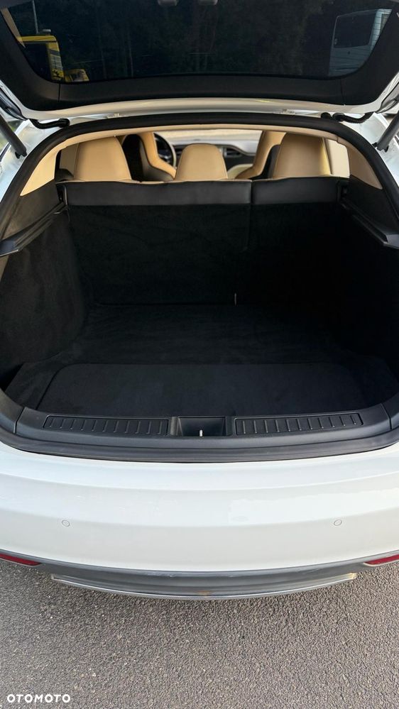 Tesla Model S - 15