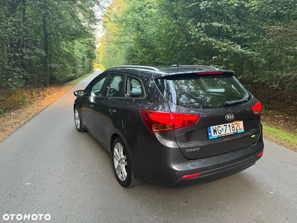 Kia Ceed 1.6 GDI Dream Team Edition - 5