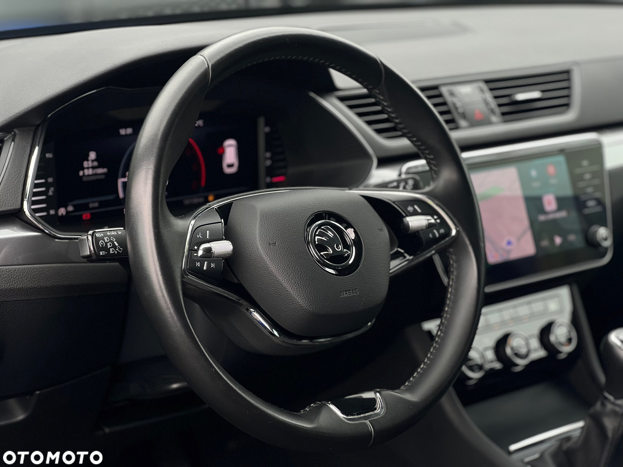 Skoda Superb 2.0 TDI SCR Ambition - 27