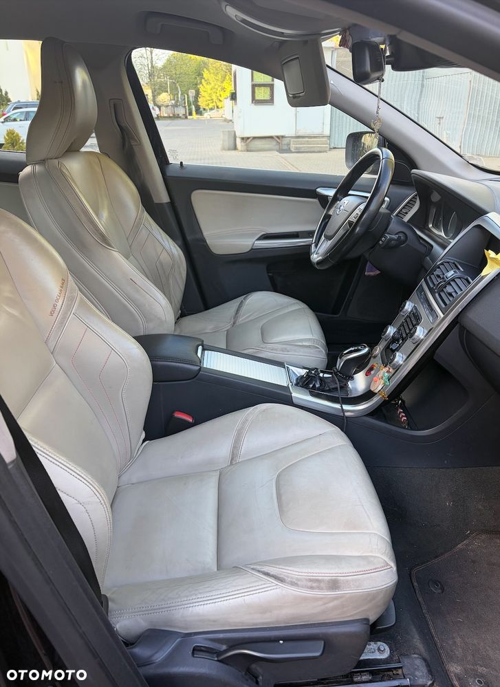 Volvo XC 60 D4 AWD Ocean Race - 8