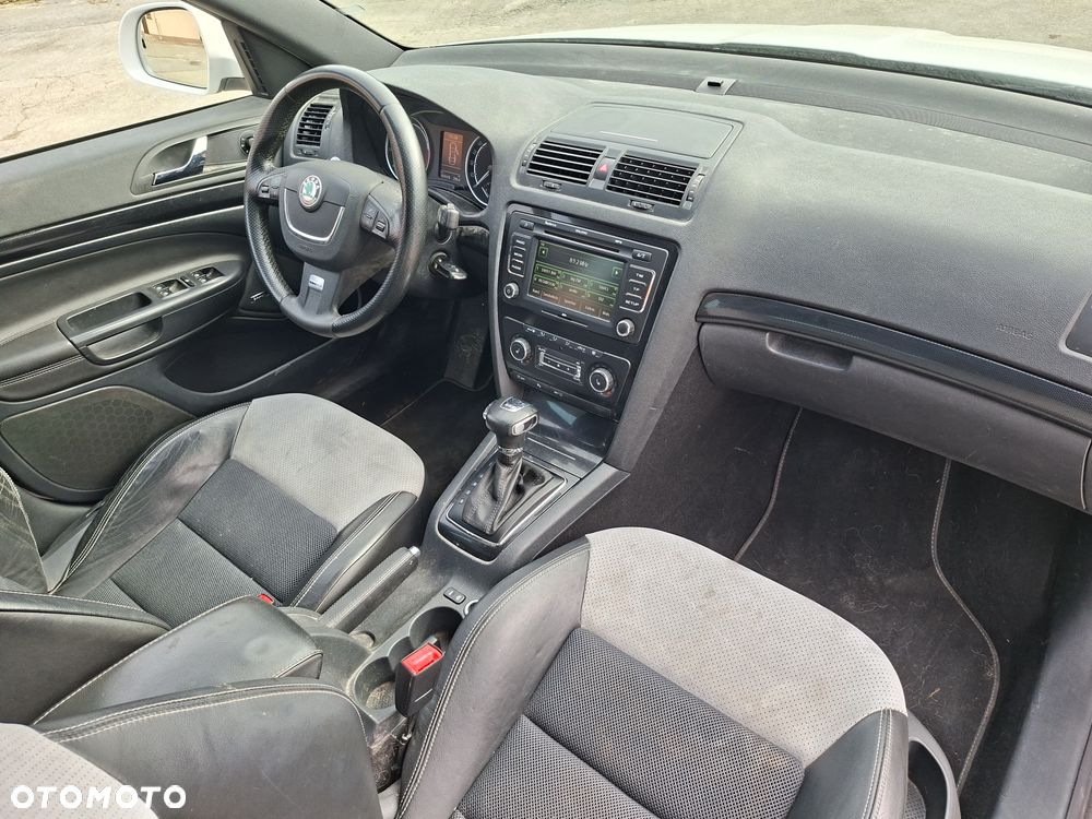 Skoda Octavia 2.0 TSI DSG RS - 12