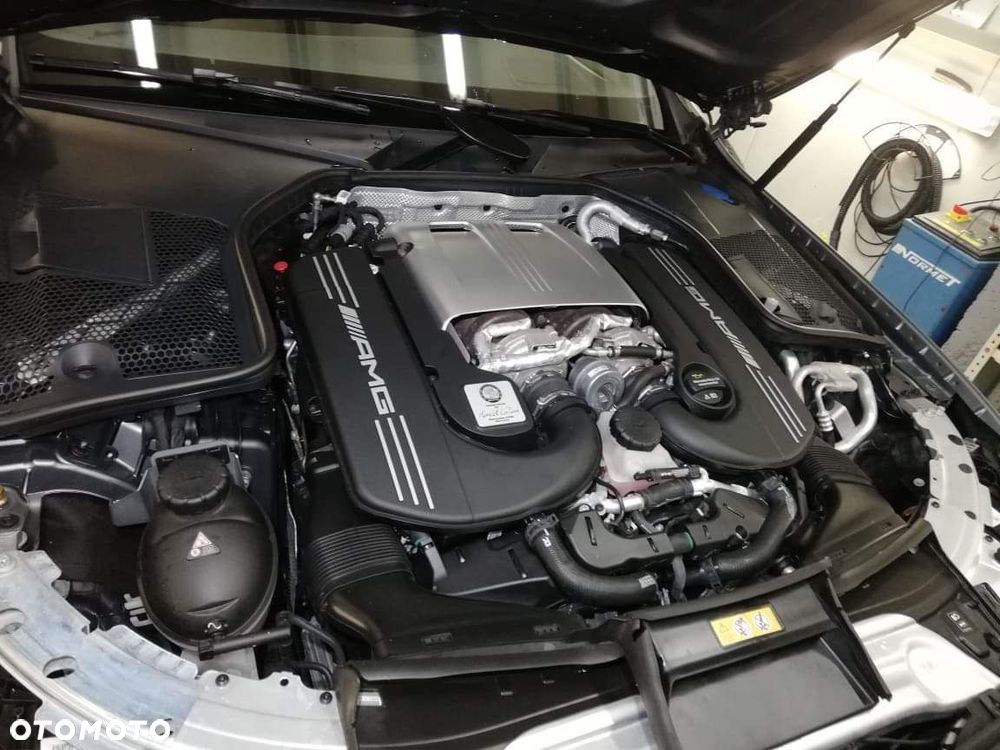 Mercedes-Benz Klasa C AMG 63 S AMG Speedshift 7G-MCT - 22