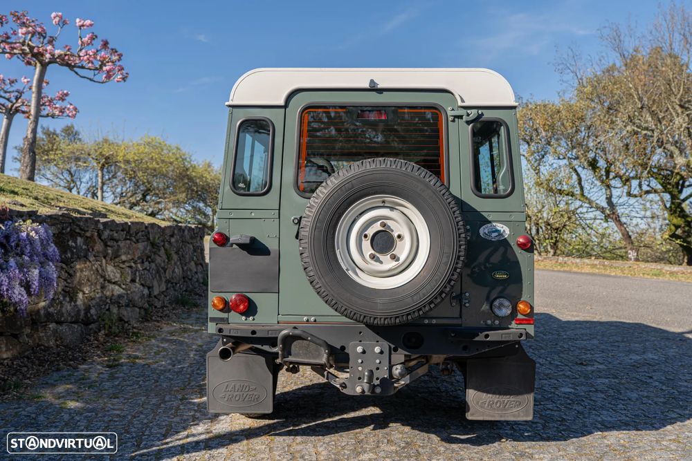 Land Rover Defender - 6