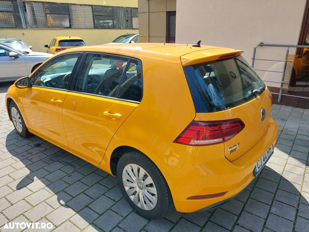 Volkswagen Golf 1.6 TDI Comfortline - 6