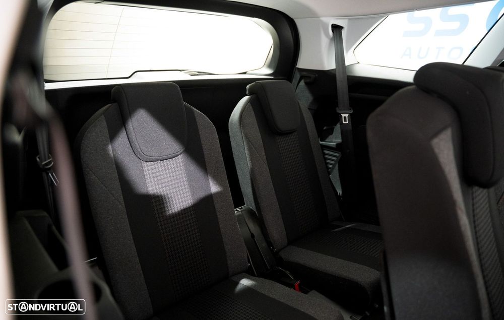 Peugeot 5008 1.2 PureTech Allure EAT8 - 13