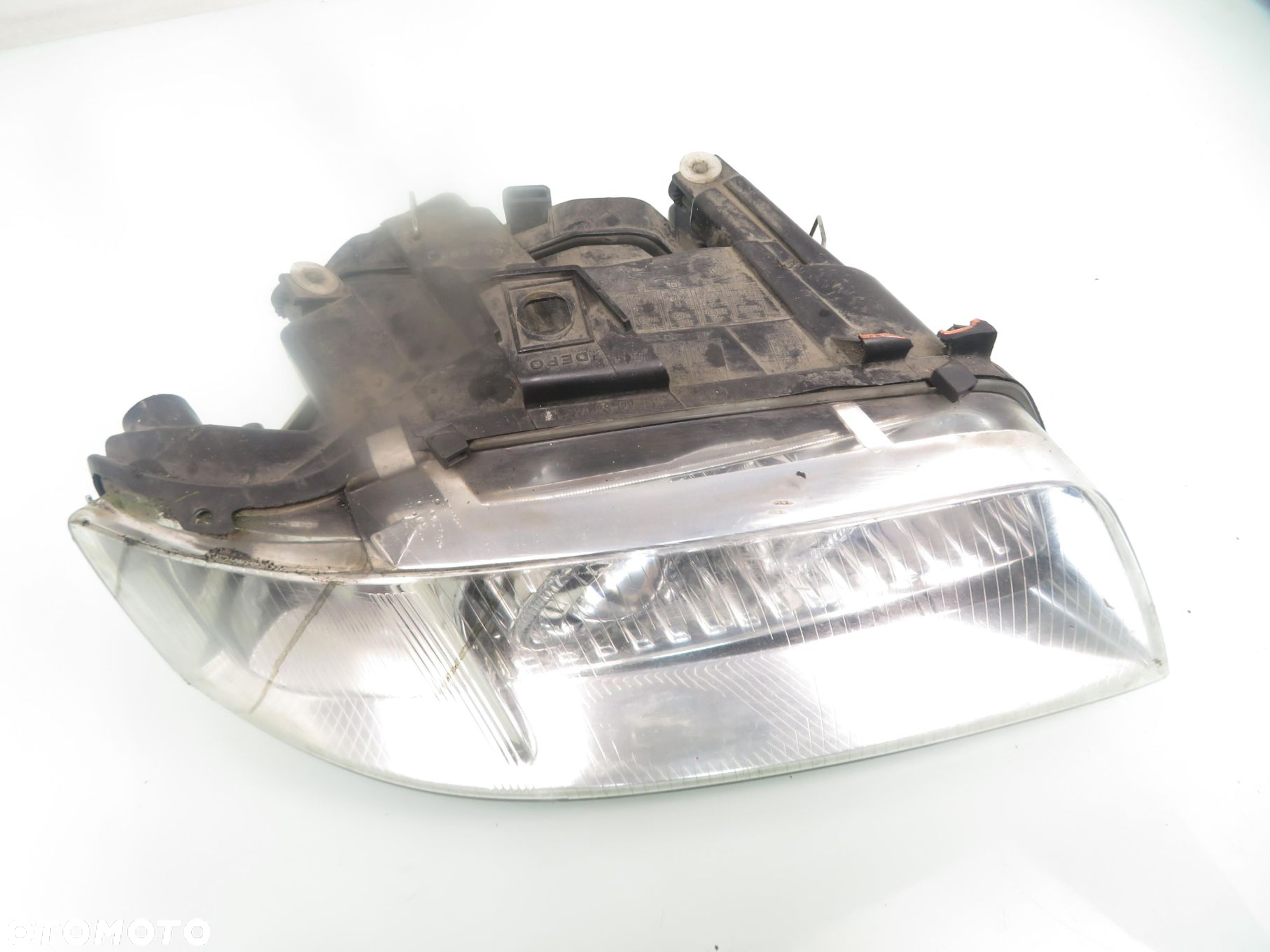 LAMPA PRAWA PRZEDNIA AUDI A6 C5 RINGI 081411102R - 8
