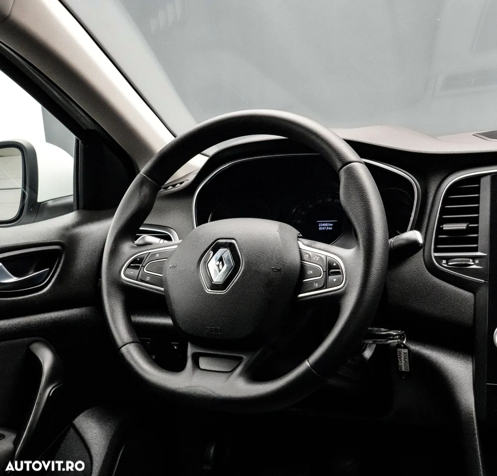 Renault Megane TCe 140 GPF Equilibre - 18
