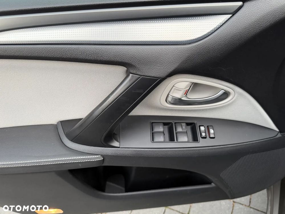 Toyota Avensis Touring Sports 1.8 Executive - 27