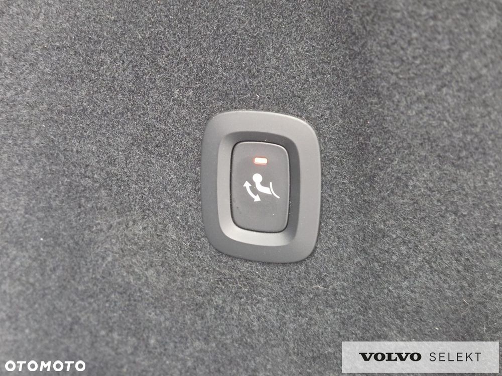 Volvo XC 60 B5 B AWD Plus Dark - 29