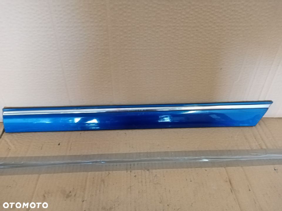 Listwa drzwi lewy tył Mercedes C-Klasa W203 A2036905162 - 1