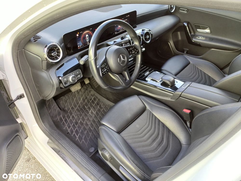 Mercedes-Benz Klasa A 180 Edition 1 7G-DCT - 10
