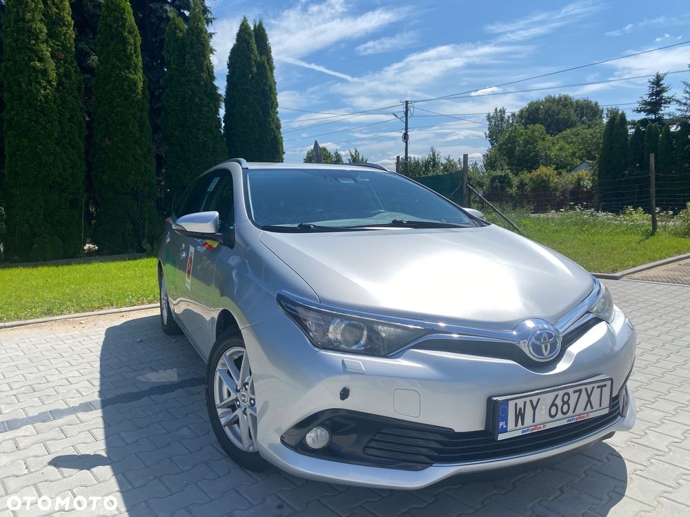Toyota Auris 1.8 HSD Luna - 1
