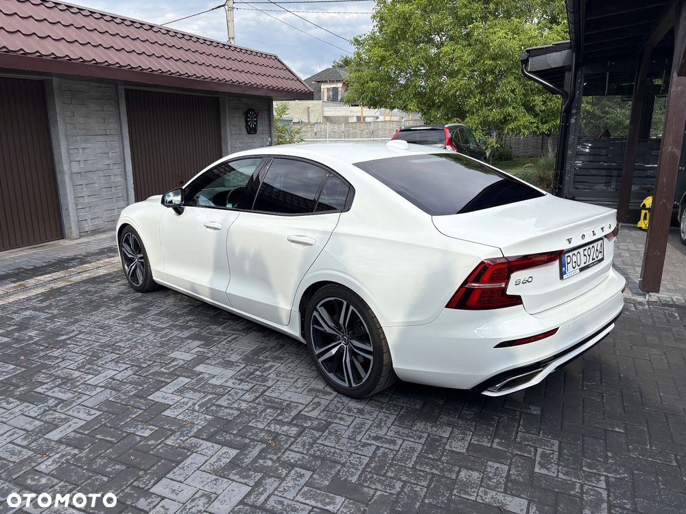 Volvo S60 T4 R-Design - 3