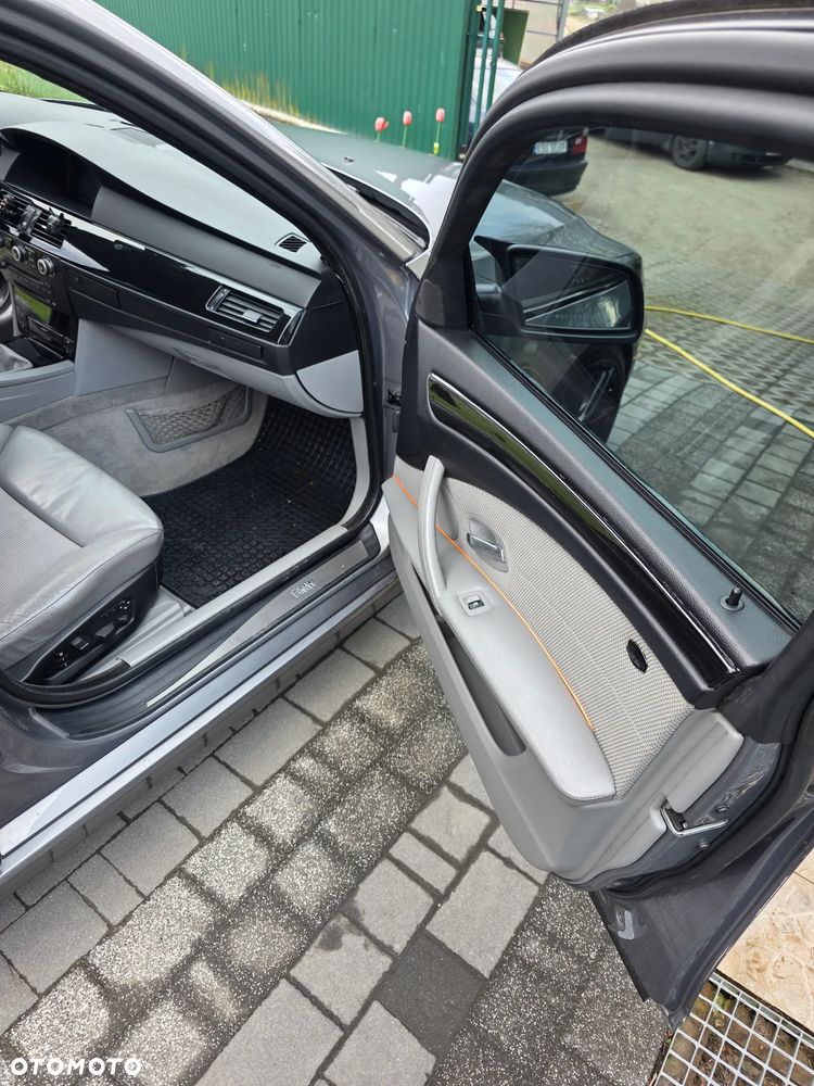 BMW Seria 5 530d - 23