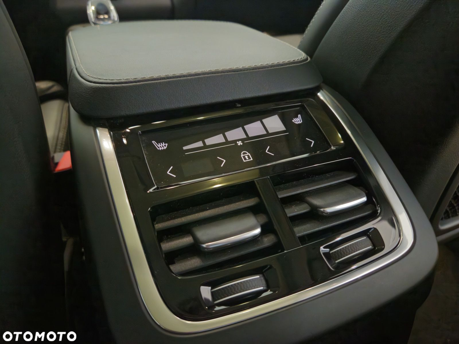 Volvo XC 90 - 32