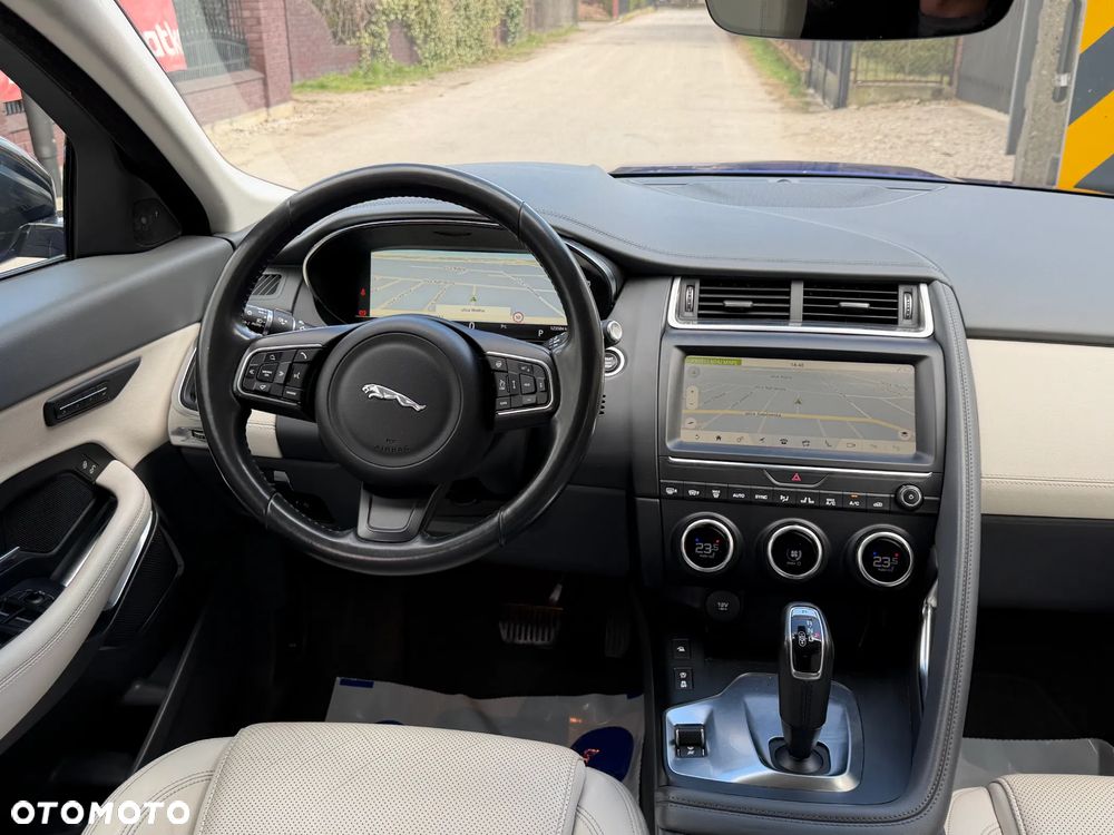 Jaguar E-Pace 2.0 i4P AWD SE - 8