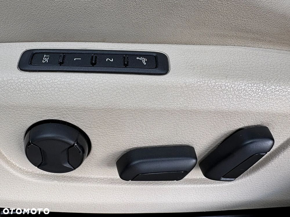 Skoda Superb 2.0 TDI L&K DSG - 30