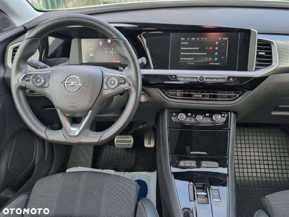 Opel Grandland 1.2 T Business Elegance S&S - 11