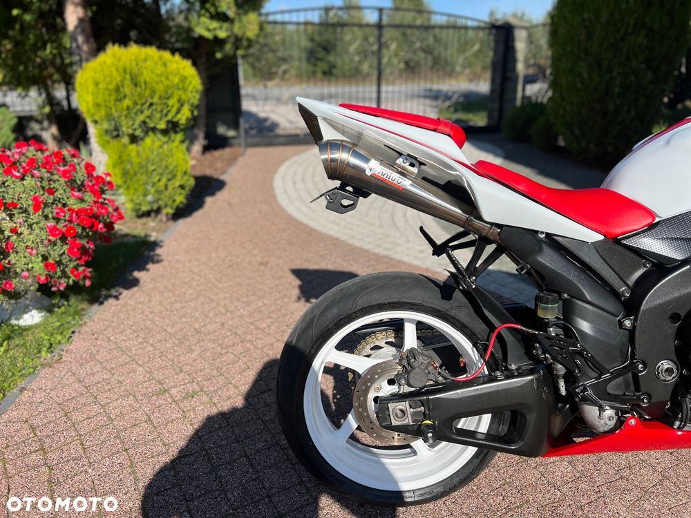 Yamaha R1 - 7