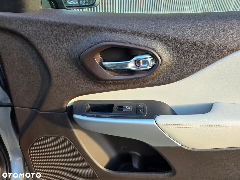 Jeep Cherokee 3.2 V6 Active Drive I Limited - 38