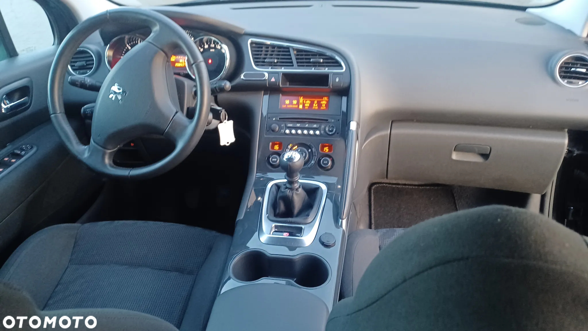 Peugeot 3008 1.6 HDi Active - 4