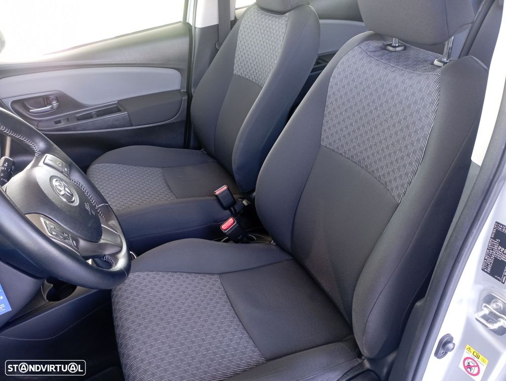 Toyota Yaris 1.4 D-4D Comfort - 9