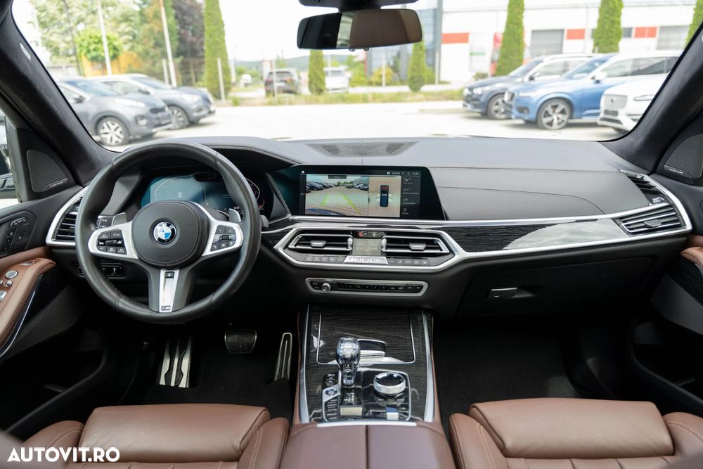 BMW X7 - 7