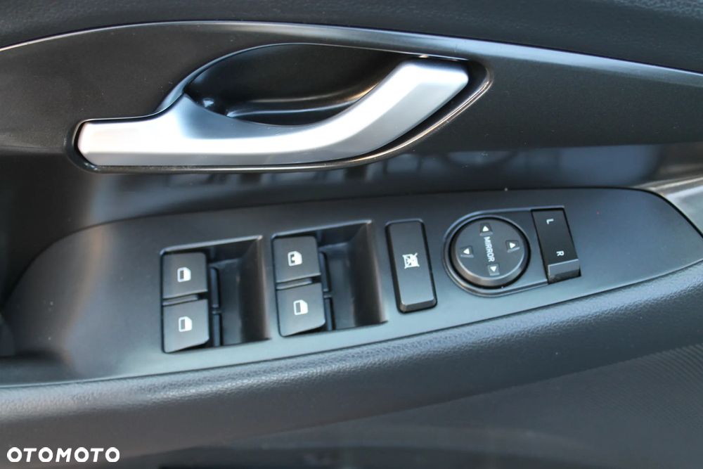 Hyundai i30 1.4 Premiere Comfort - 27