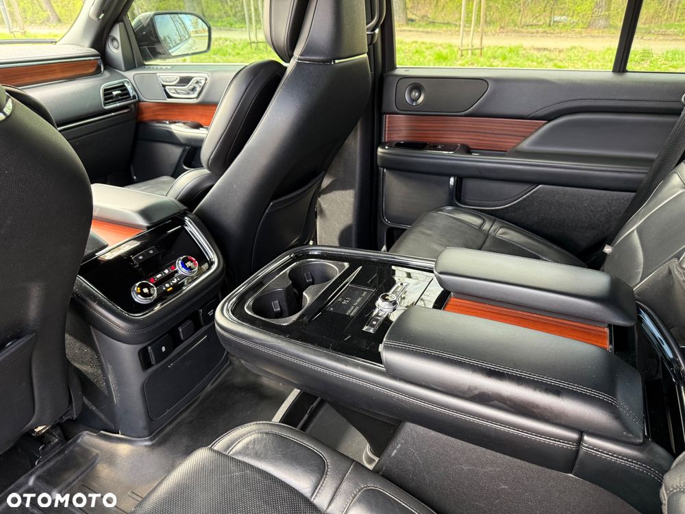 Lincoln Navigator - 36