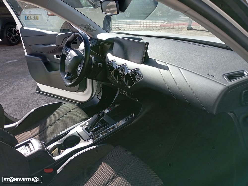 DS DS3 Crossback PureTech 130 Aut. PERFORMANCE LINE + - 10