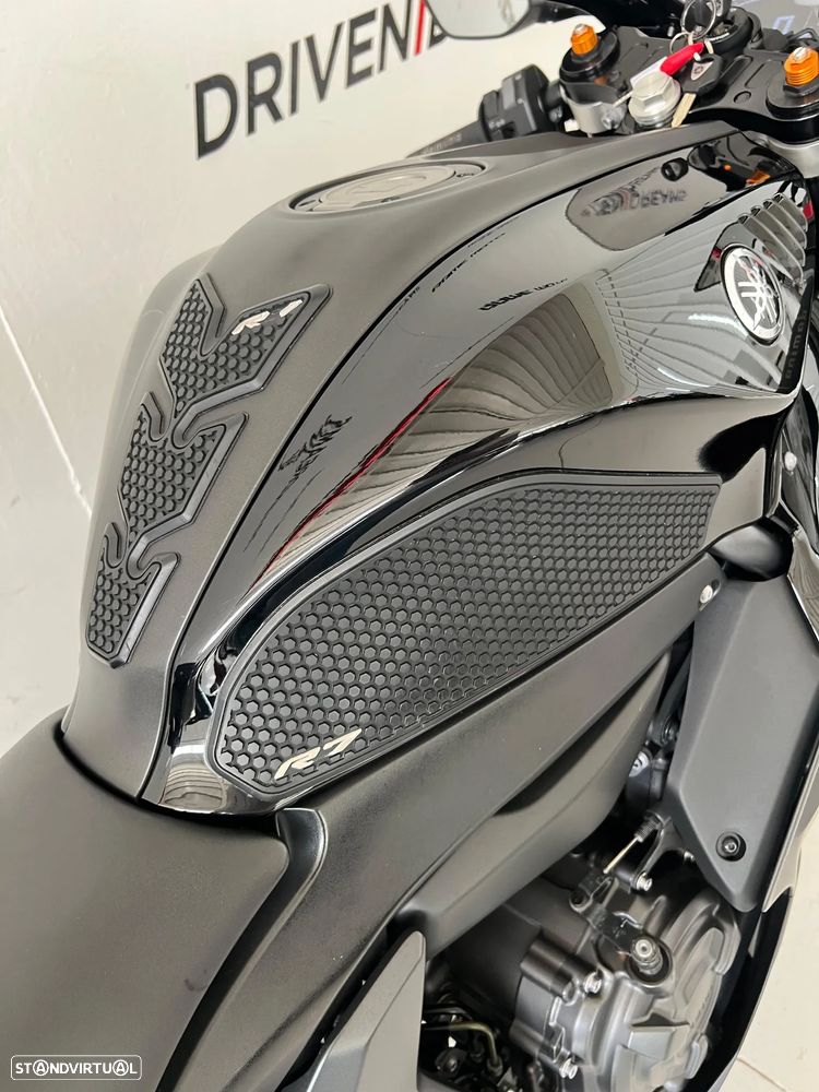 Yamaha R 7 - 8