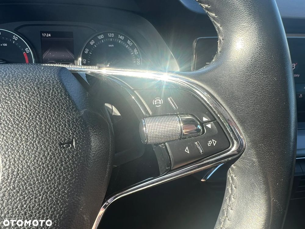 Skoda Octavia 1.5 TSI ACT Ambition - 32