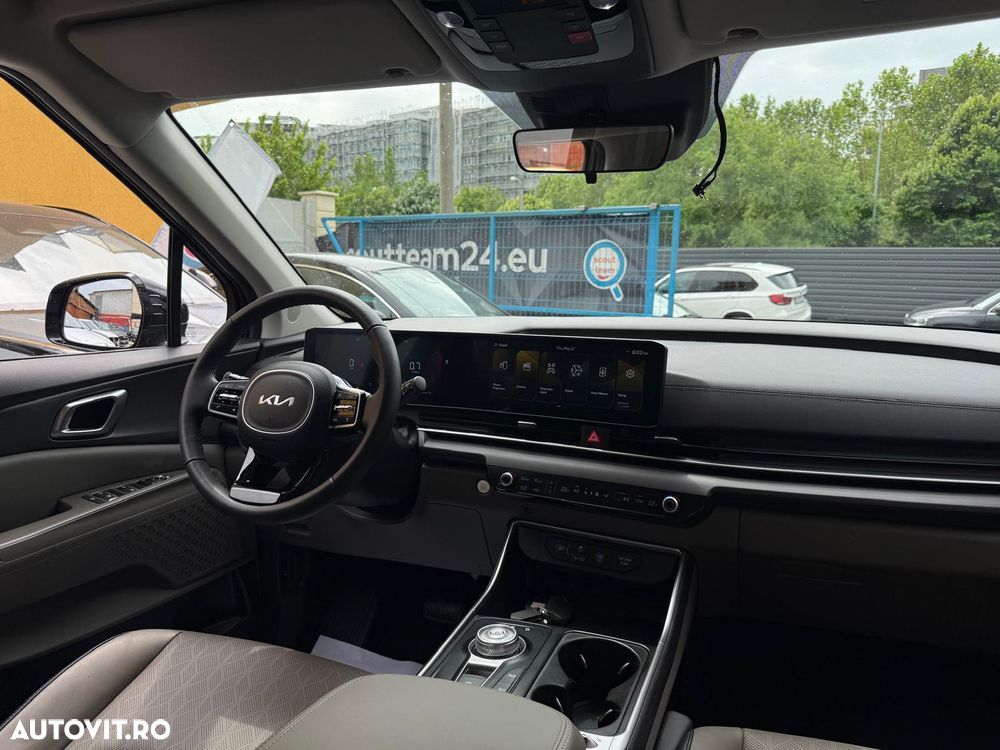 Kia Carnival - 8