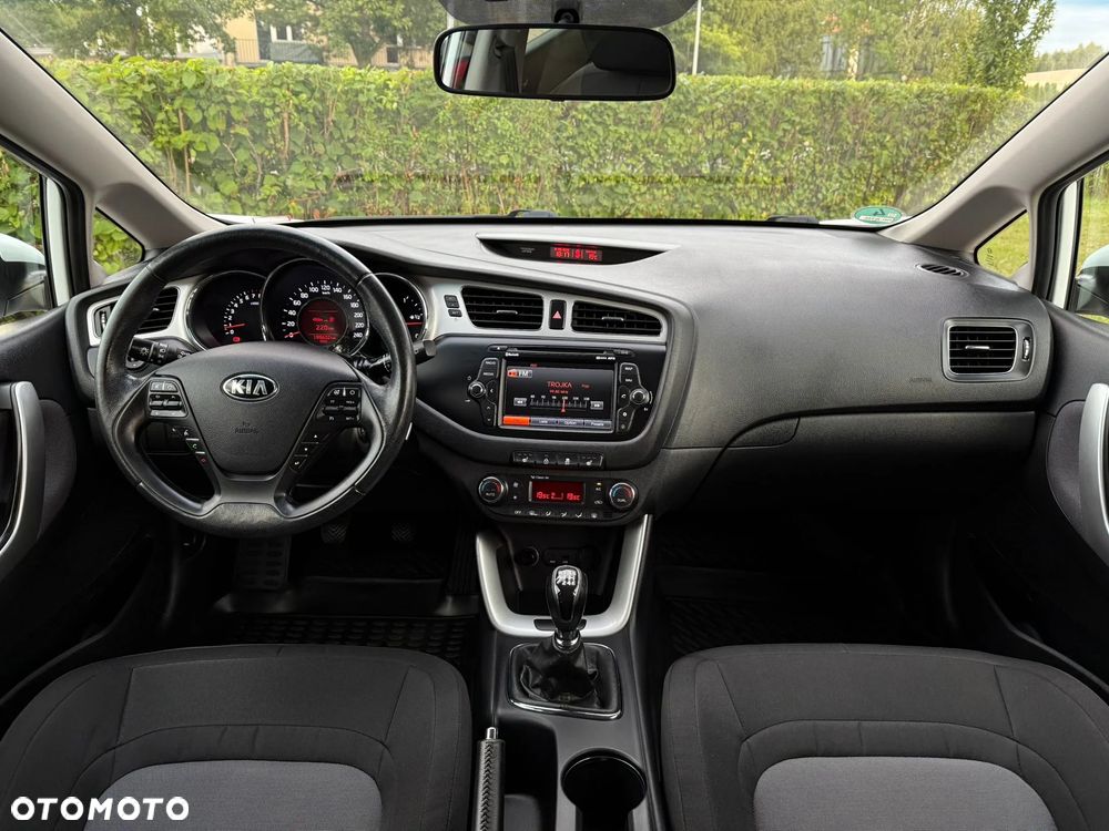 Kia Ceed 1.4 CVVT Fifa World Cup Edition - 5