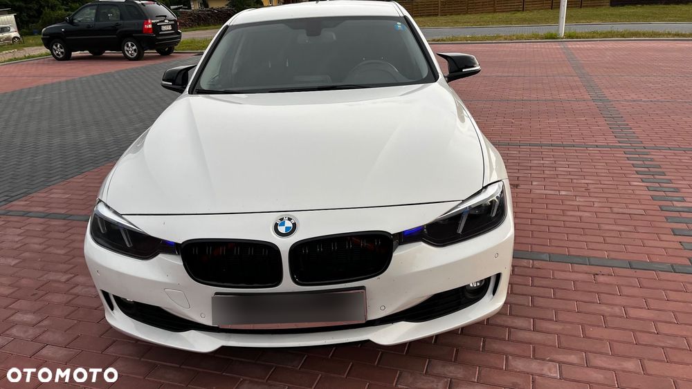 BMW Seria 3 325d - 40