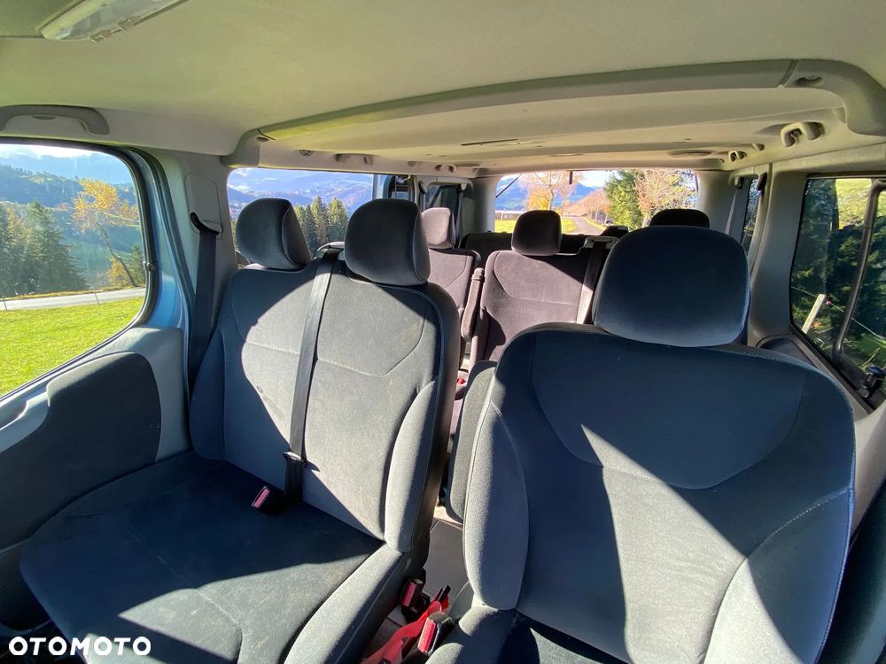 Renault Trafic Grand Passenger Black Edition - 8