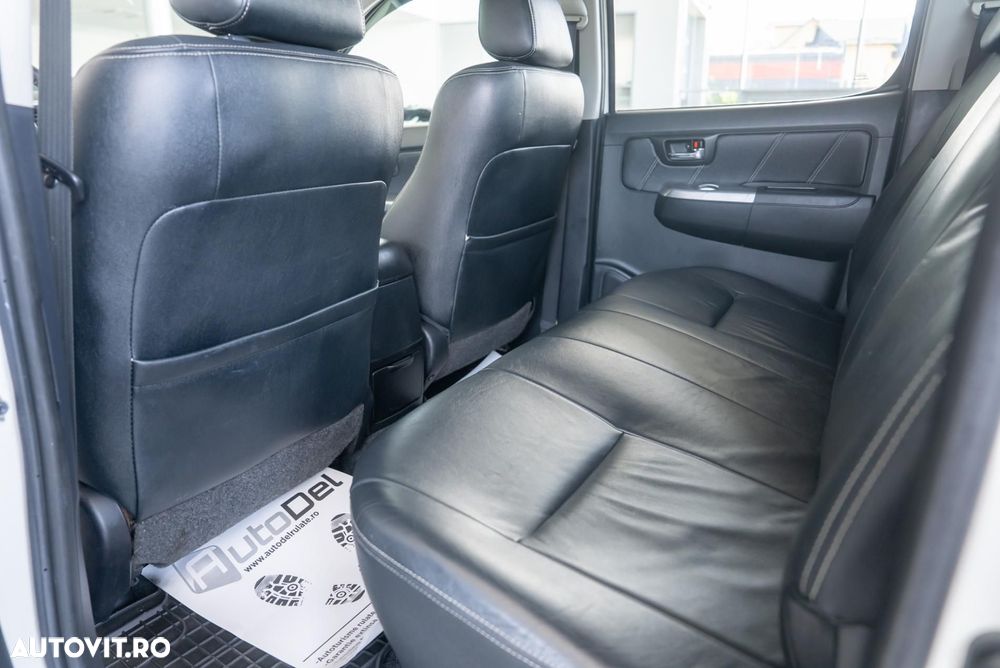 Toyota Hilux 4x4 Double Cab DPF Autm. Executive - 24