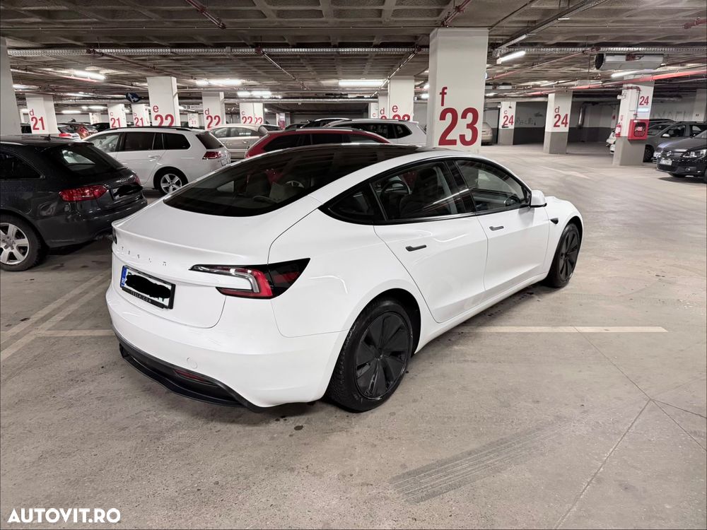 Tesla Model 3 - 2