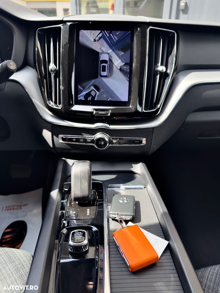Volvo XC 60 B4 MHEV AT AWD Plus Dark - 7