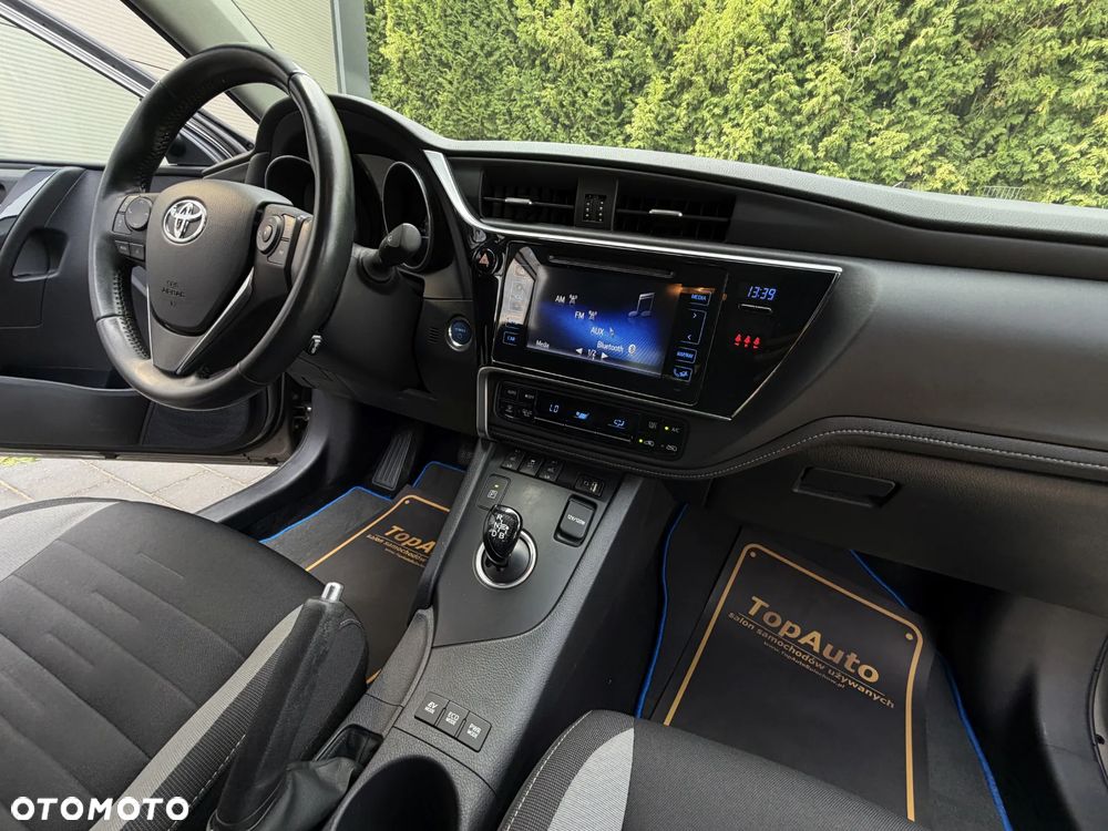 Toyota Auris - 16