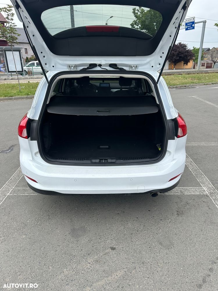 Ford Focus 1.5 EcoBlue Start-Stopp-System COOL&CONNECT - 9