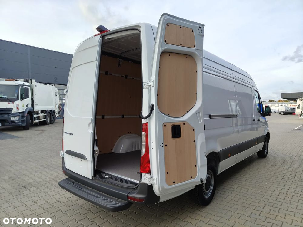 Mercedes-Benz Sprinter 317 CDI Furgon PRO długi 4325 mm L3H2 - 15