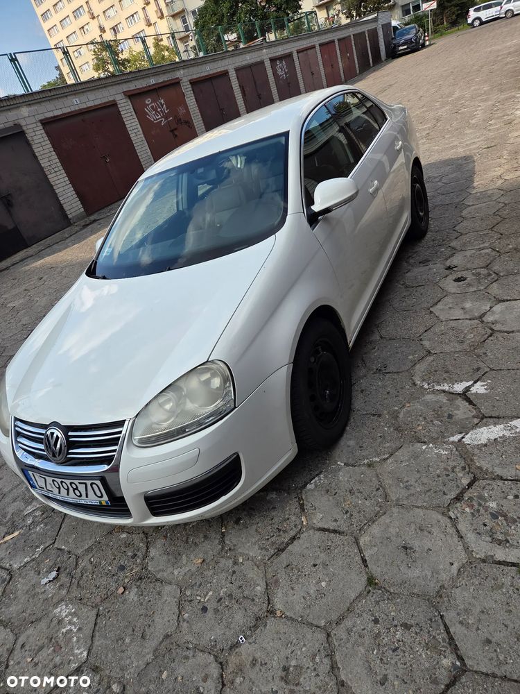 Volkswagen Jetta 1.9 TDI Comfortline - 11