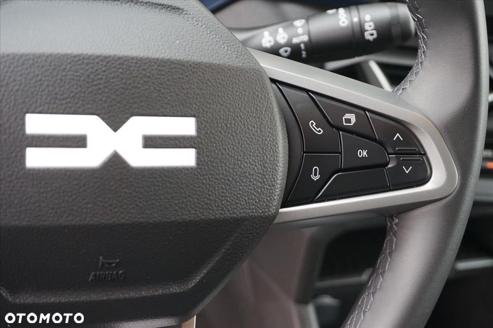 Dacia Duster 1.6 Full Hybrid 140 Journey MMT - 10