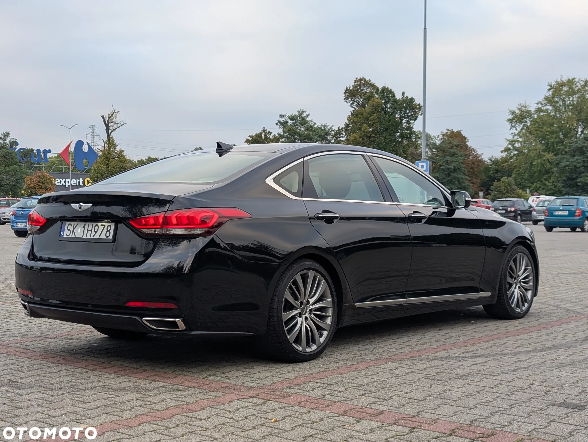 Hyundai Genesis 3.8 V6 GDI - 11