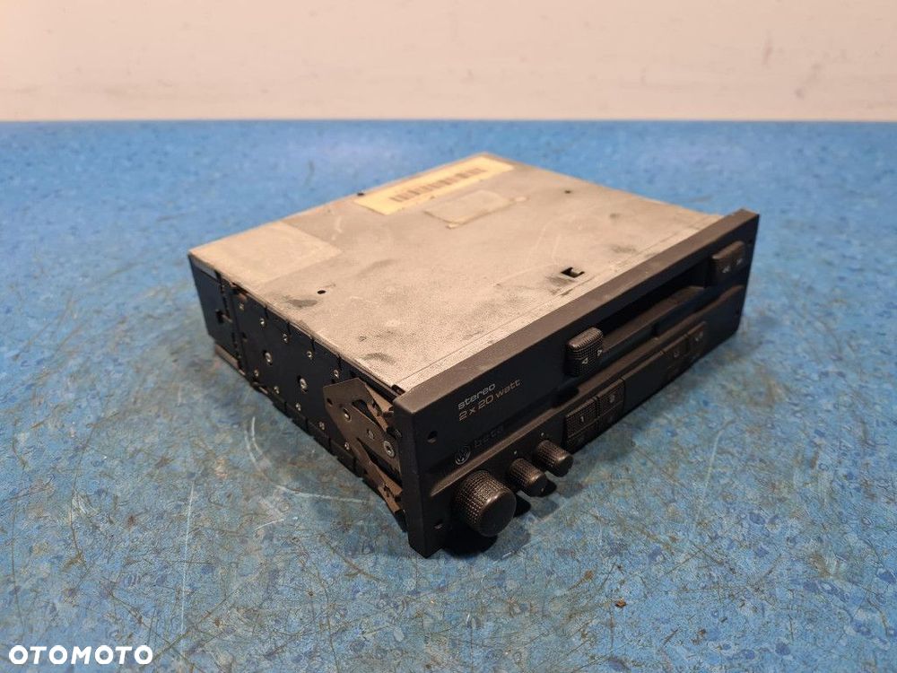 VOLKSWAGEN PASSAT B3 1.9 D RADIO BETA 357035152B - 3