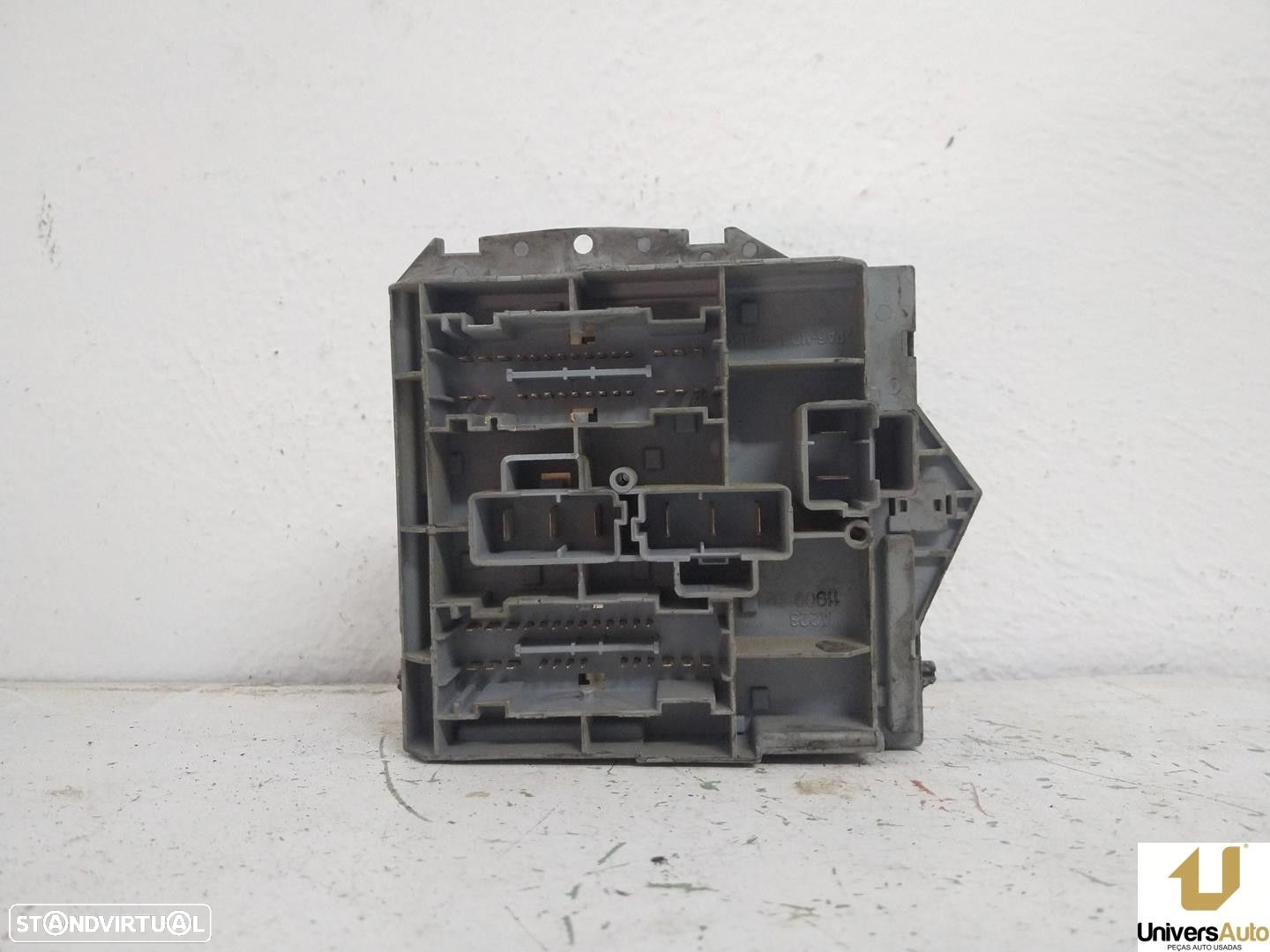 CAIXA RELÉS / FUSÍVEIS FIAT STILO 2002 -46796538 - 2