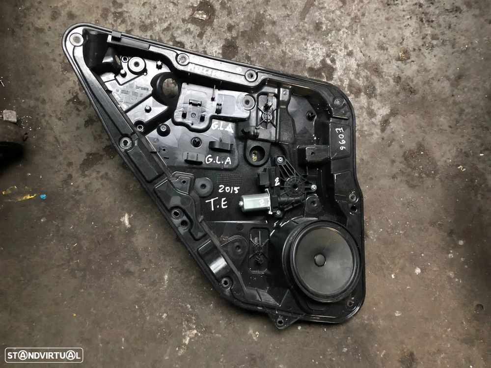 MERCEDES GLA ELEVADOR TRAS ESQUERDO - E096 - 1