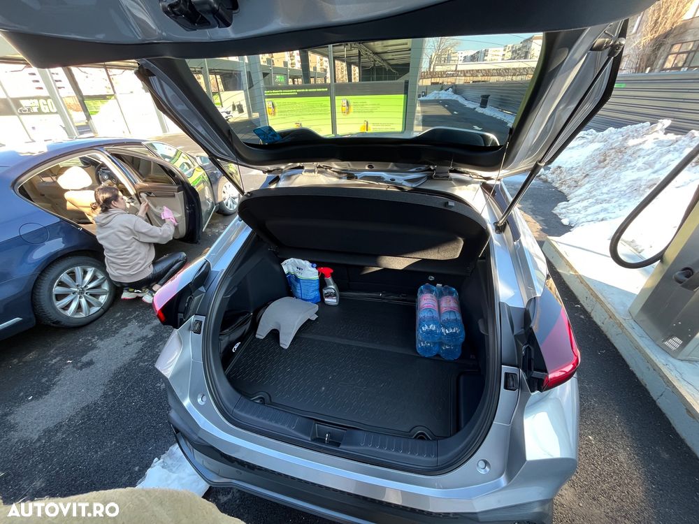 Toyota C-HR 2.0 HEV 197 CP 4x2 CVT Premiere Edition - 20